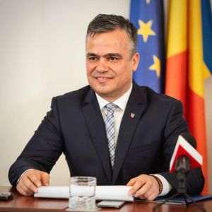 Adrian Veştea refuză retragerea şi continuă procedurile pentru formarea executivului